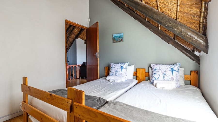 7 Bedroom Property for Sale in Kleinmond Western Cape